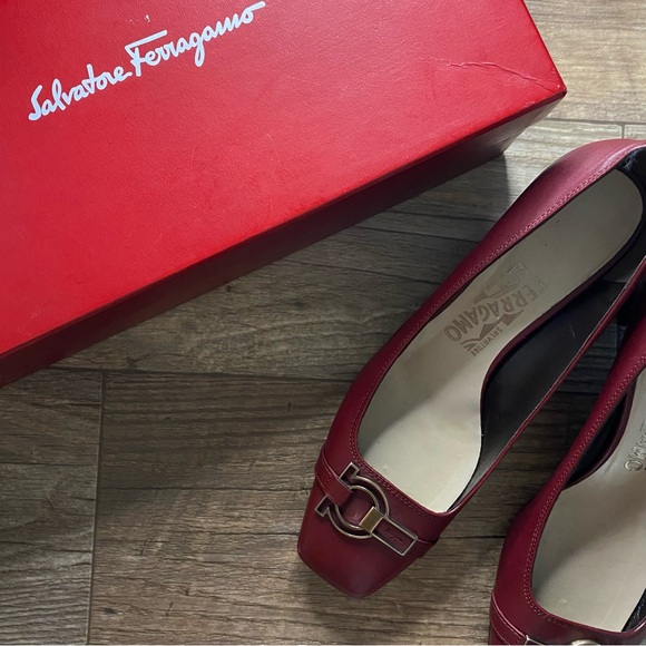 Ferragamo Mahogany Burgundy Red 4cm Block Heel Buckle RARE VINTAGE Leather Pumps - Picture 1 of 10